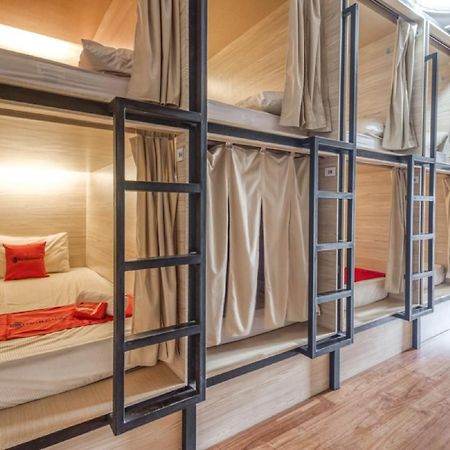 RedDoorz Hostel near Stadion Mandala Krida Yogya Yogyakarta Exterior foto